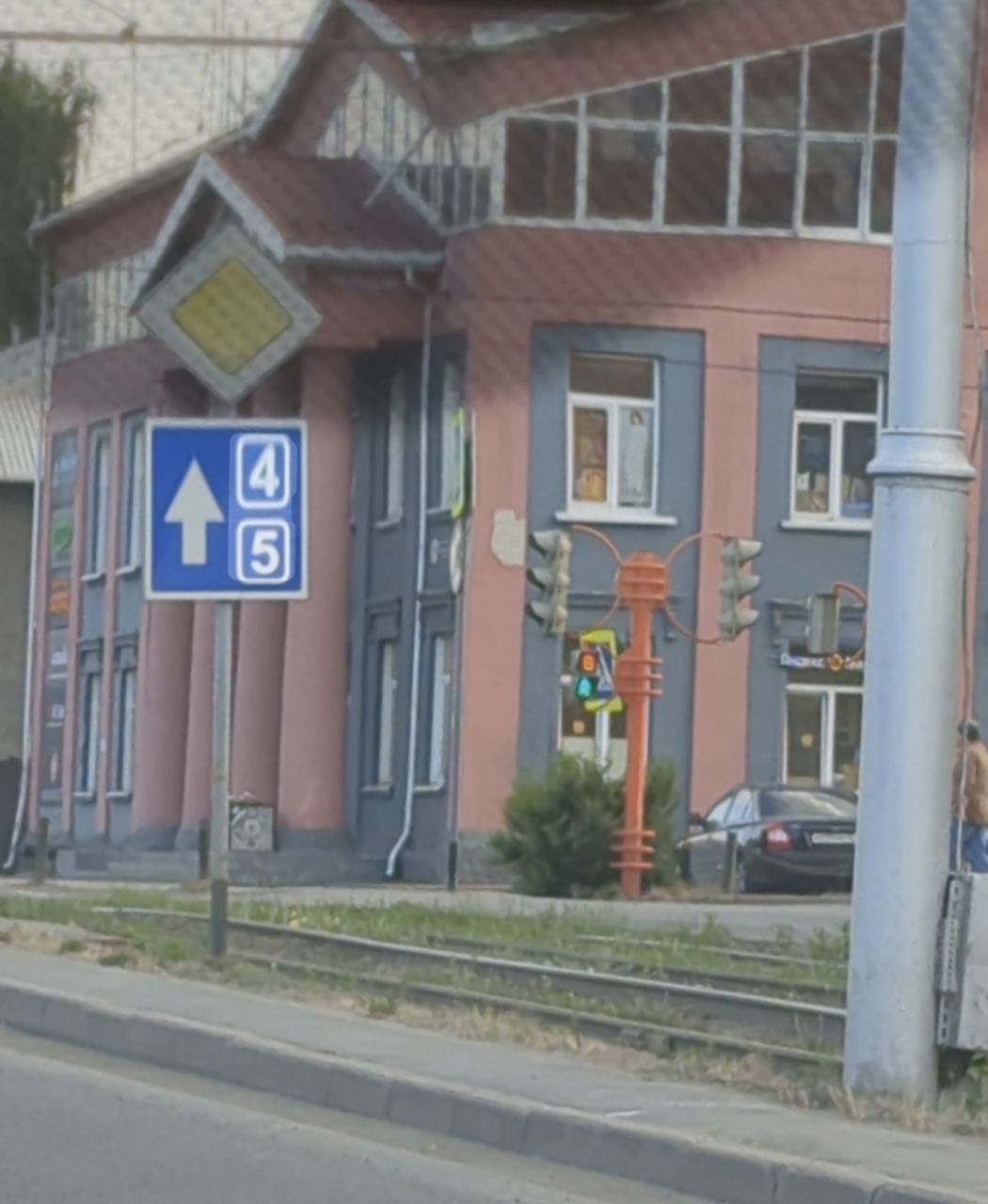 OLQWiOmVqL4.jpg